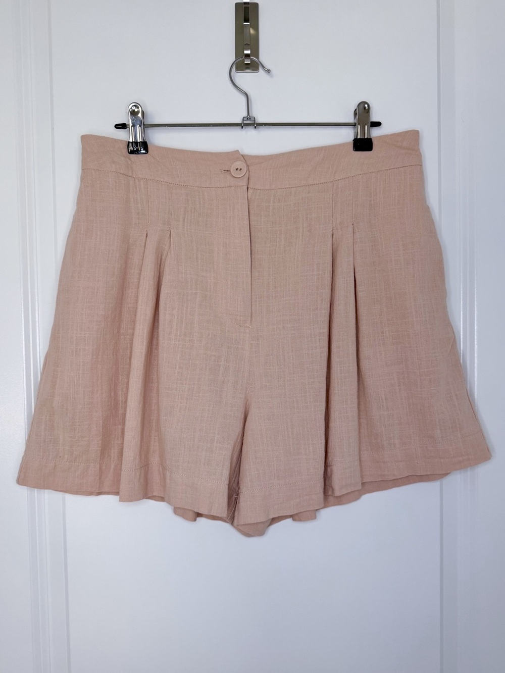 Paper Heart Beige Pleated High Waist Flowy Shorts Size Large